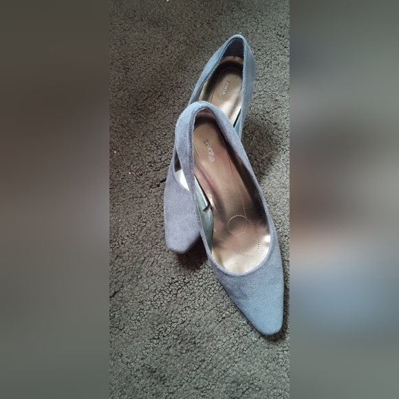 NWT George Gray Suede Heels - Picture 4 of 6